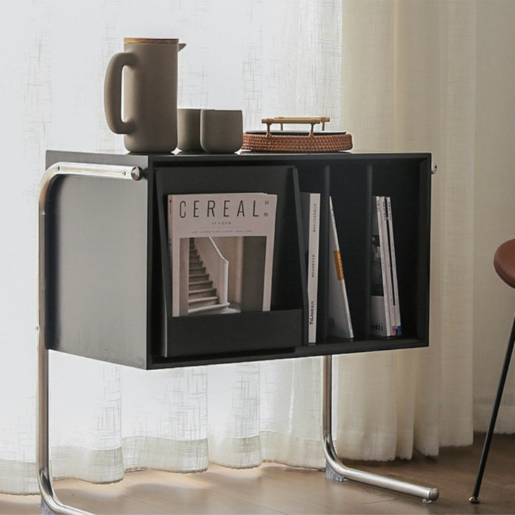 2WAYでフラップの付いた収納部分は書籍やレコードのお洒落な収納に最適です。