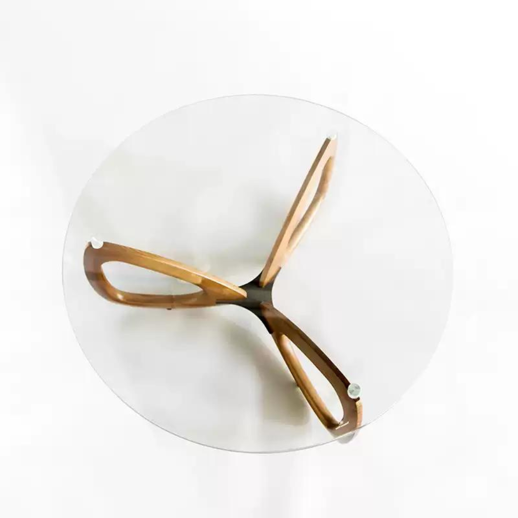 6JOHAN BUTTERFLY LOW TABLE 天板の真上から見たデザイン ガラスと木材の融合による有機的フォルム