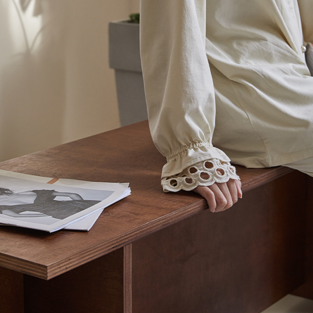 落ち着いた雰囲気のナチュラルな木目。