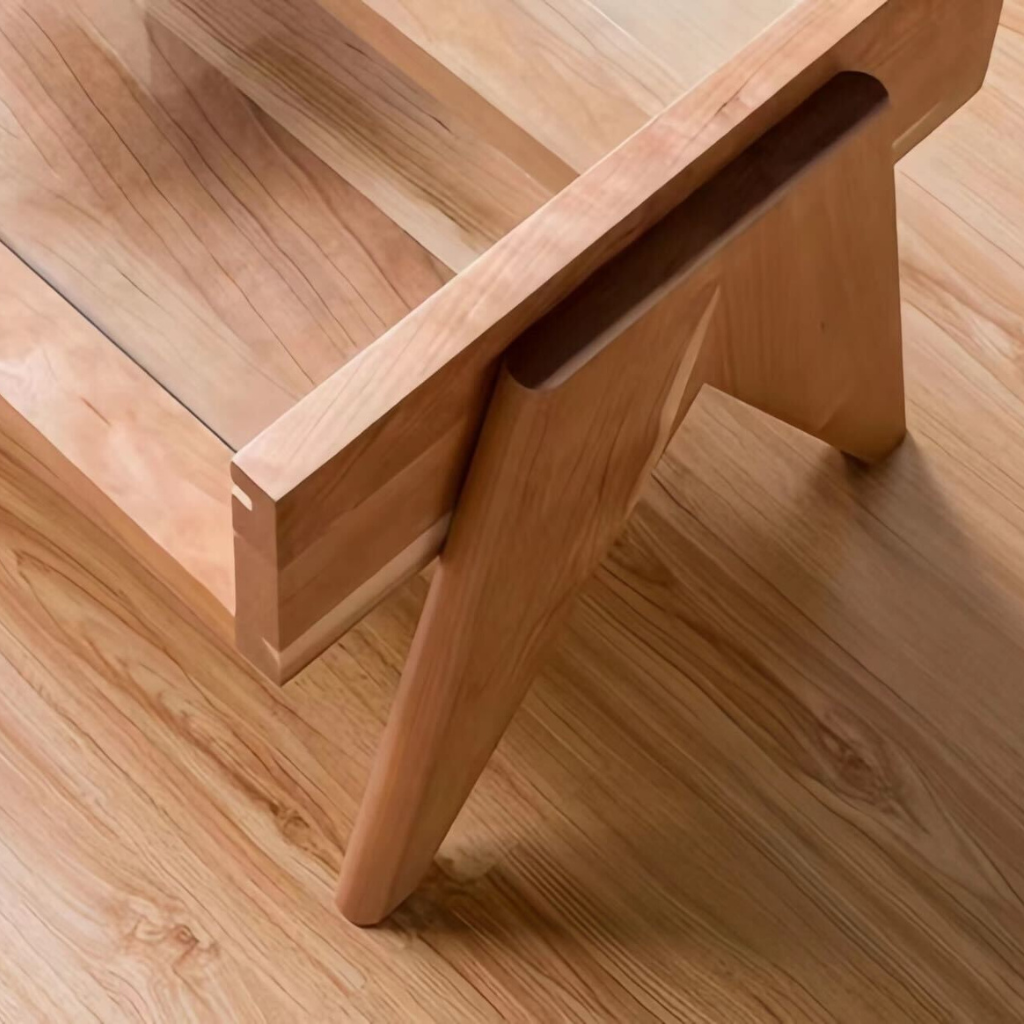 デザインのある脚が印象的