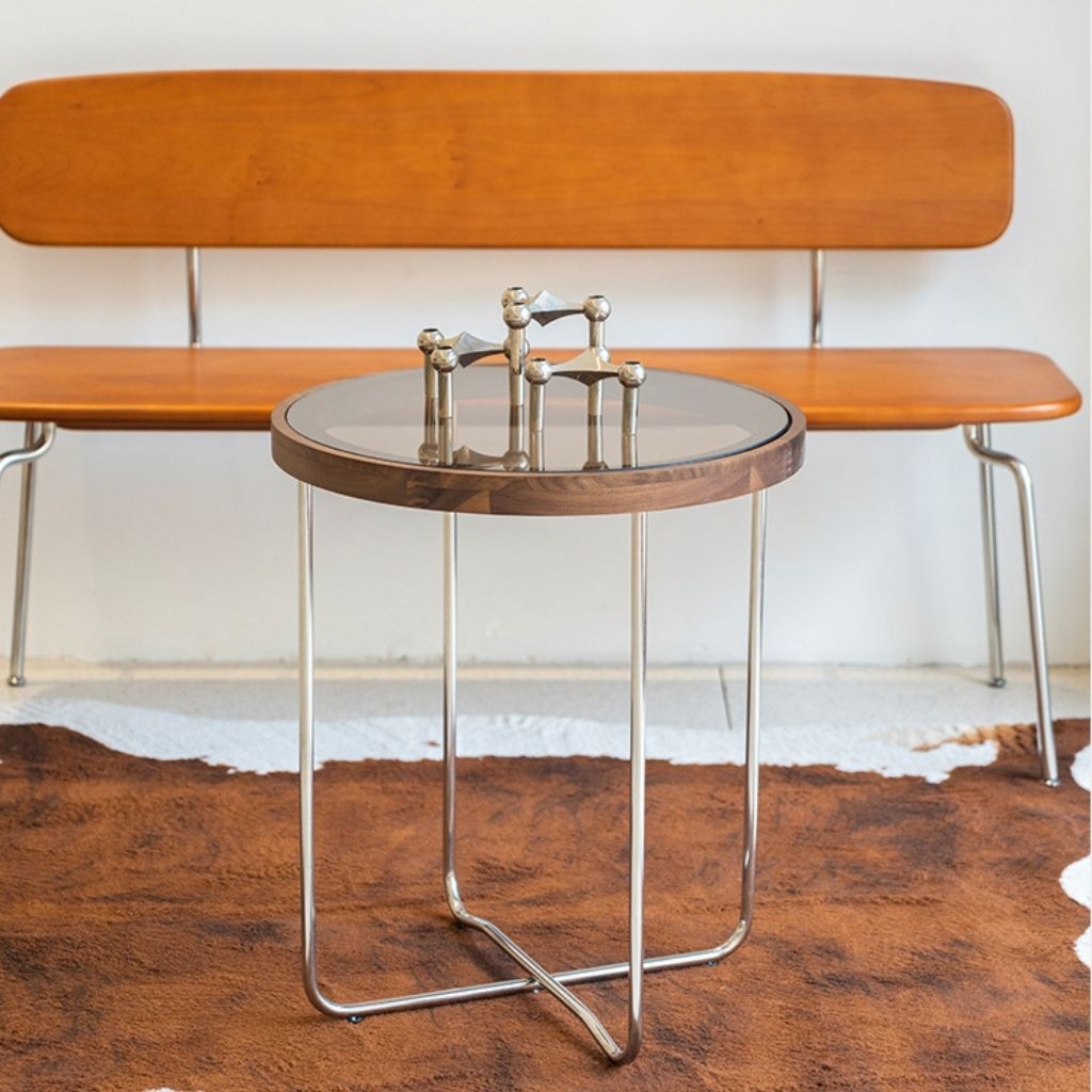 天板にオブジェをディスプレイするのもおすすめ。