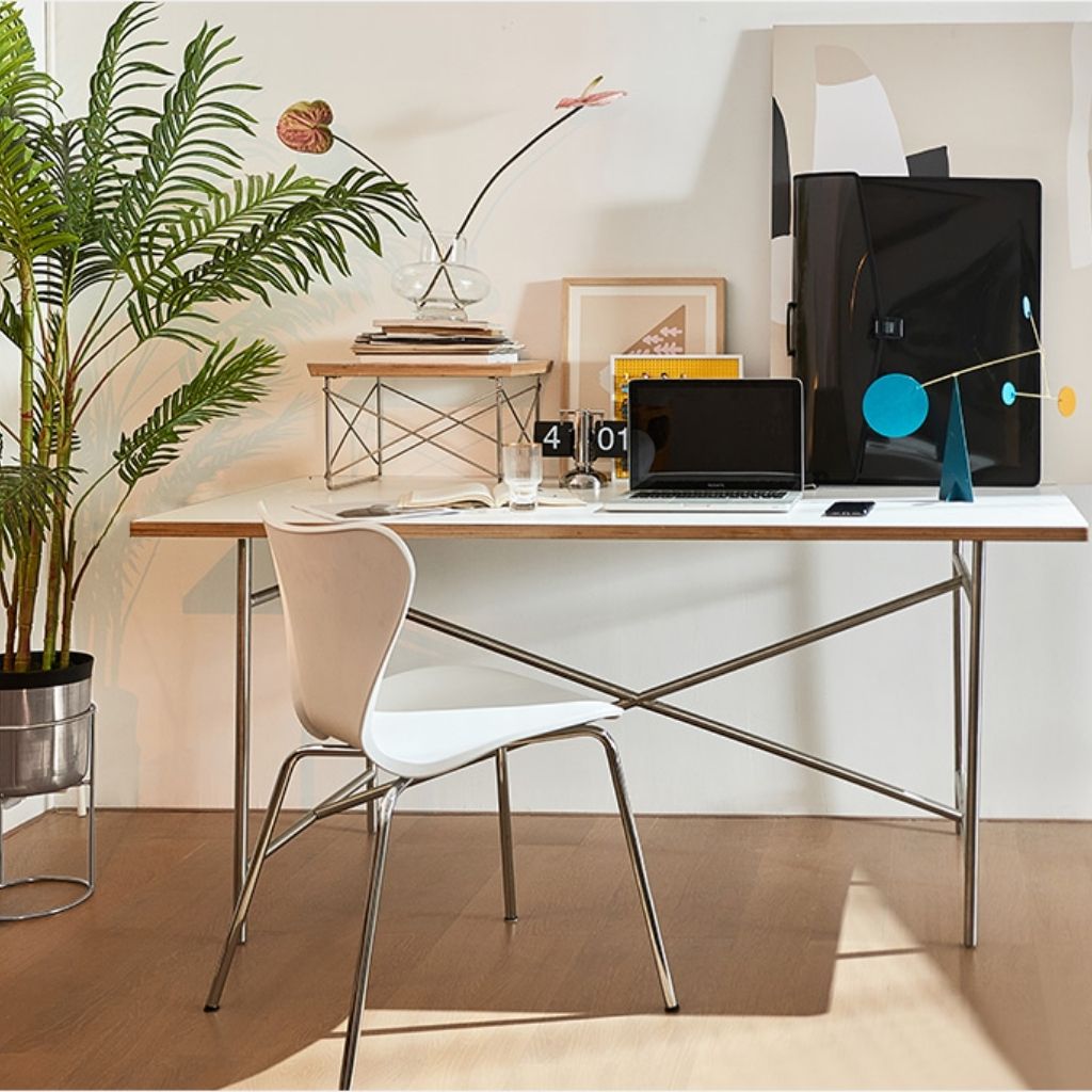 ホワイトの天板カラーは明るく洗練された空間を演出します。