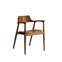 6JOHAN ウォルナットチェア 正面写真 ミニマルデザインの木製アームチェア
