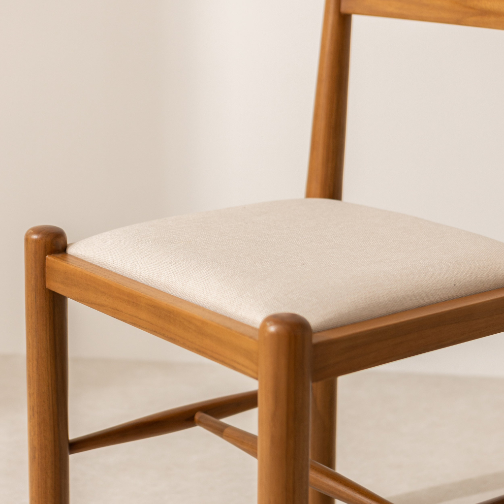 6JOHAN Ball Accent Fabric Dining Chair 座面ファブリックの質感ディテール 柔らかく上品なベージュトーン
