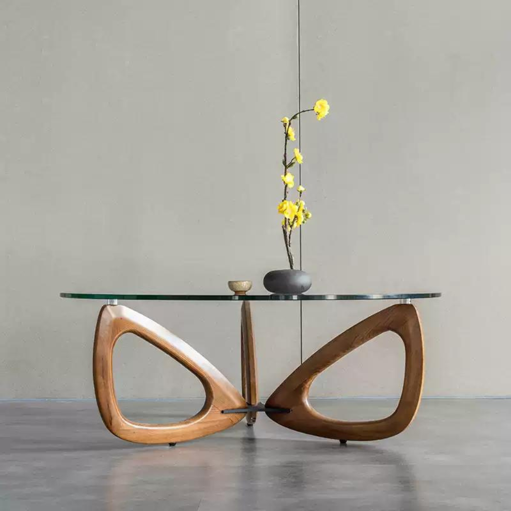 6JOHAN BUTTERFLY LOW TABLE ウォルナット無垢材とガラス天板のローテーブル 彫刻的デザイン家具
