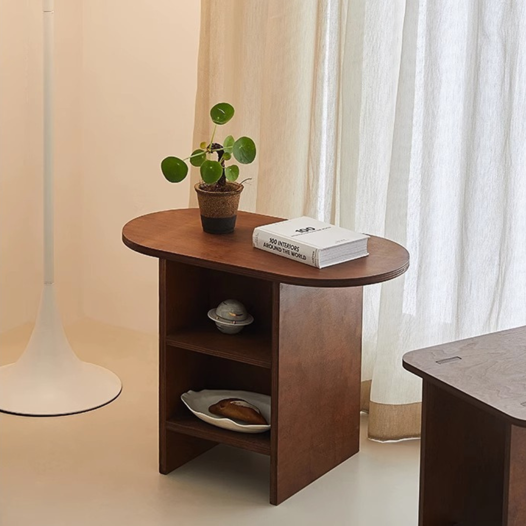 6JOHAN Classic Display Mini Table コンパクトな収納付きテーブル 観葉植物を飾ったナチュラルリビング例

