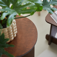 木製でおしゃれなクラシックウッドサイドテーブル – 6JOHAN