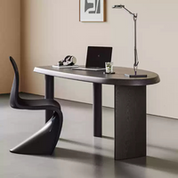 6JOHAN オーバルデスク ブラックレッグ仕様 無垢材天板と曲線デザインが特徴のモダンワークスペース
