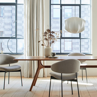 6JOHAN ウォルナットテーブル 天板の木目と滑らかなエッジデザイン ディテール写真
