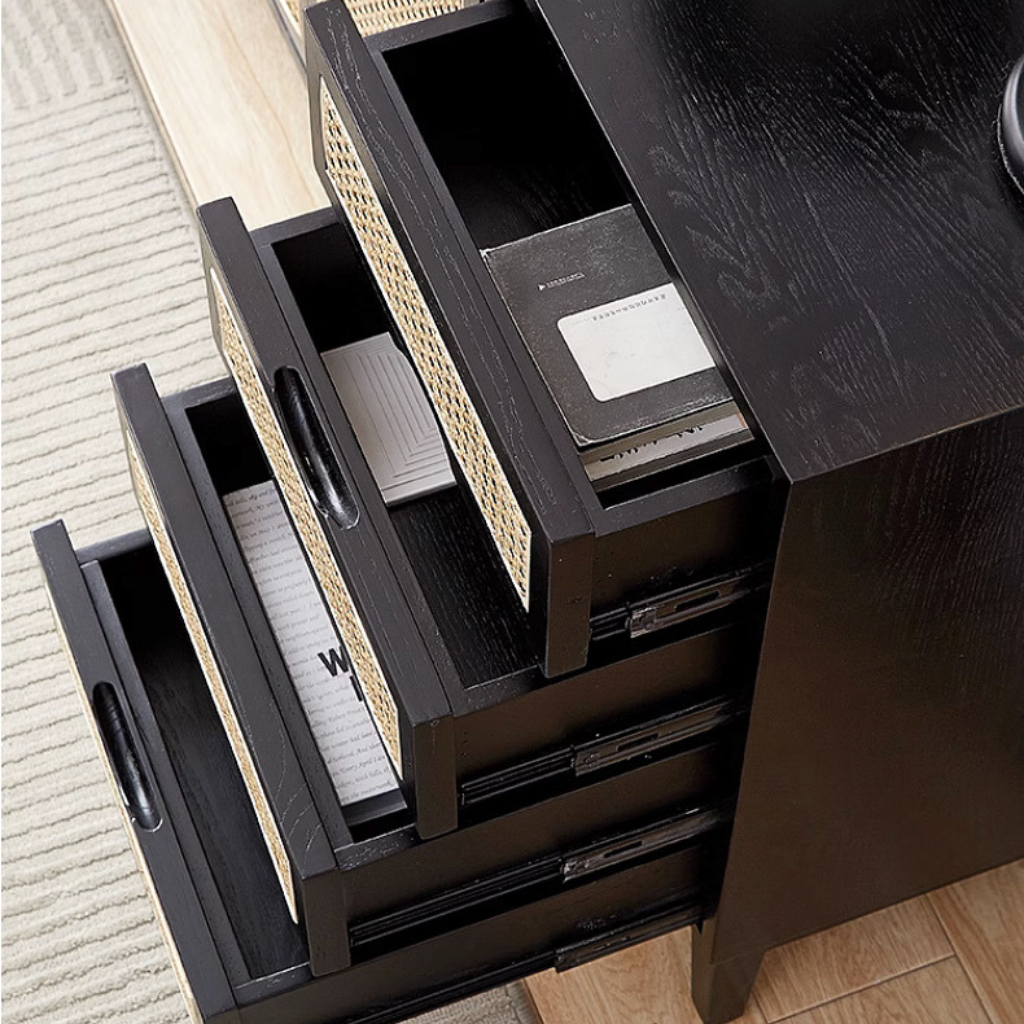 6JOHAN Rattan Wood Sideboard 引き出しの開閉ディテール 無垢材の質感と金具のコントラストが美しい

