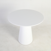 6JOHAN Smooth Dining Table モダンホワイトダイニングテーブル ミニマルで上質な空間に調和
