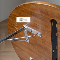 スタイリッシュな細身の脚