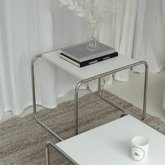 モダンからナチュラルまで、お洒落なサイドテーブル・ローテーブルを