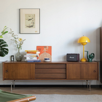 6johan ウォールナット無垢材のローボード。北欧ヴィンテージ調のTVボードとして使えるサイドボード。