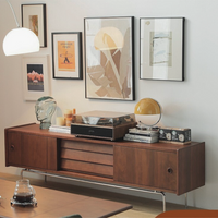 6johan サイドボード。アートポスターや雑貨と合わせた北欧モダンなリビングコーディネート。