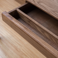 6JOHAN 木製デスク 引き出し内部の仕切りと構造 ディテール写真
