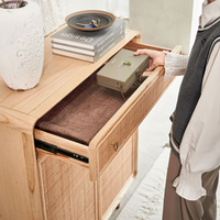 ラタンと無垢材を使ったおしゃれなナチュラルチェスト – 6JOHAN