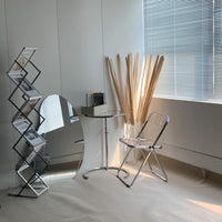 クリアアイアムで揃えてコーディネートすることで、開放感のある洗練された雰囲気をお部屋に与えます。