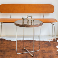 天板にオブジェをディスプレイするのもおすすめ。